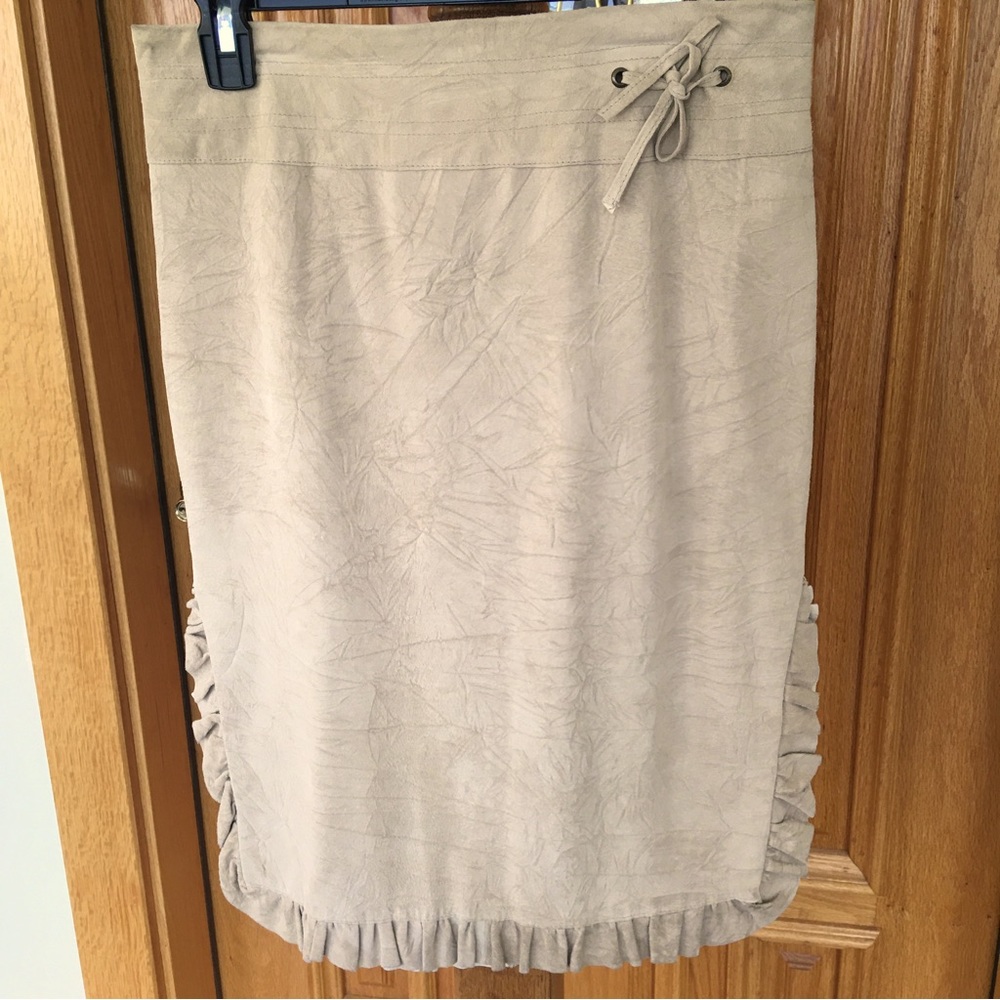 Laundry by Shelli Segal Suede Leather Cream Skirt w/Side Ruffles Side Slits